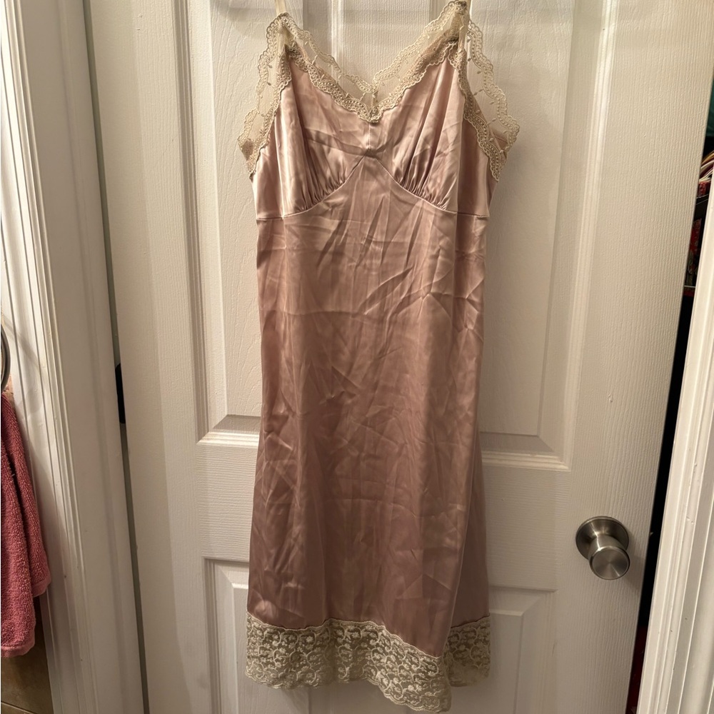 Lace Trim Satin Chemise in Soft Pink
